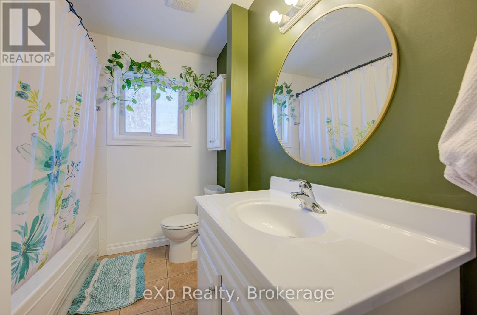 B - 586 Mount Anne Drive, Waterloo, Ontario  N2L 4W3 - Photo 28 - X11940018