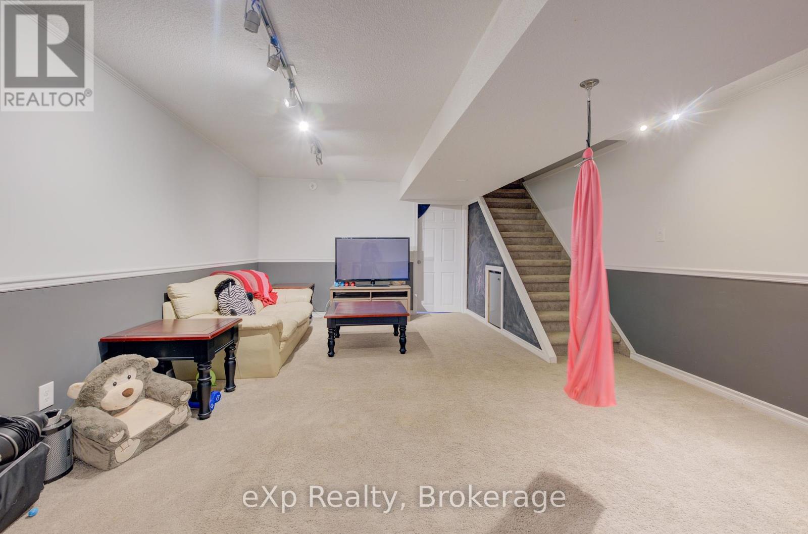 B - 586 Mount Anne Drive, Waterloo, Ontario  N2L 4W3 - Photo 32 - X11940018