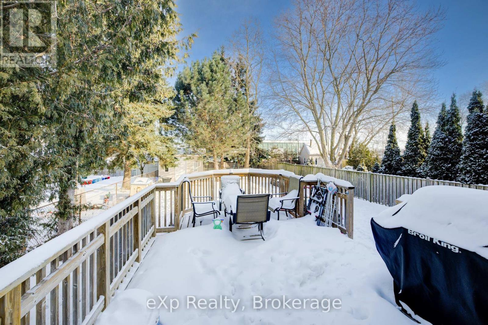 B - 586 Mount Anne Drive, Waterloo, Ontario  N2L 4W3 - Photo 34 - X11940018