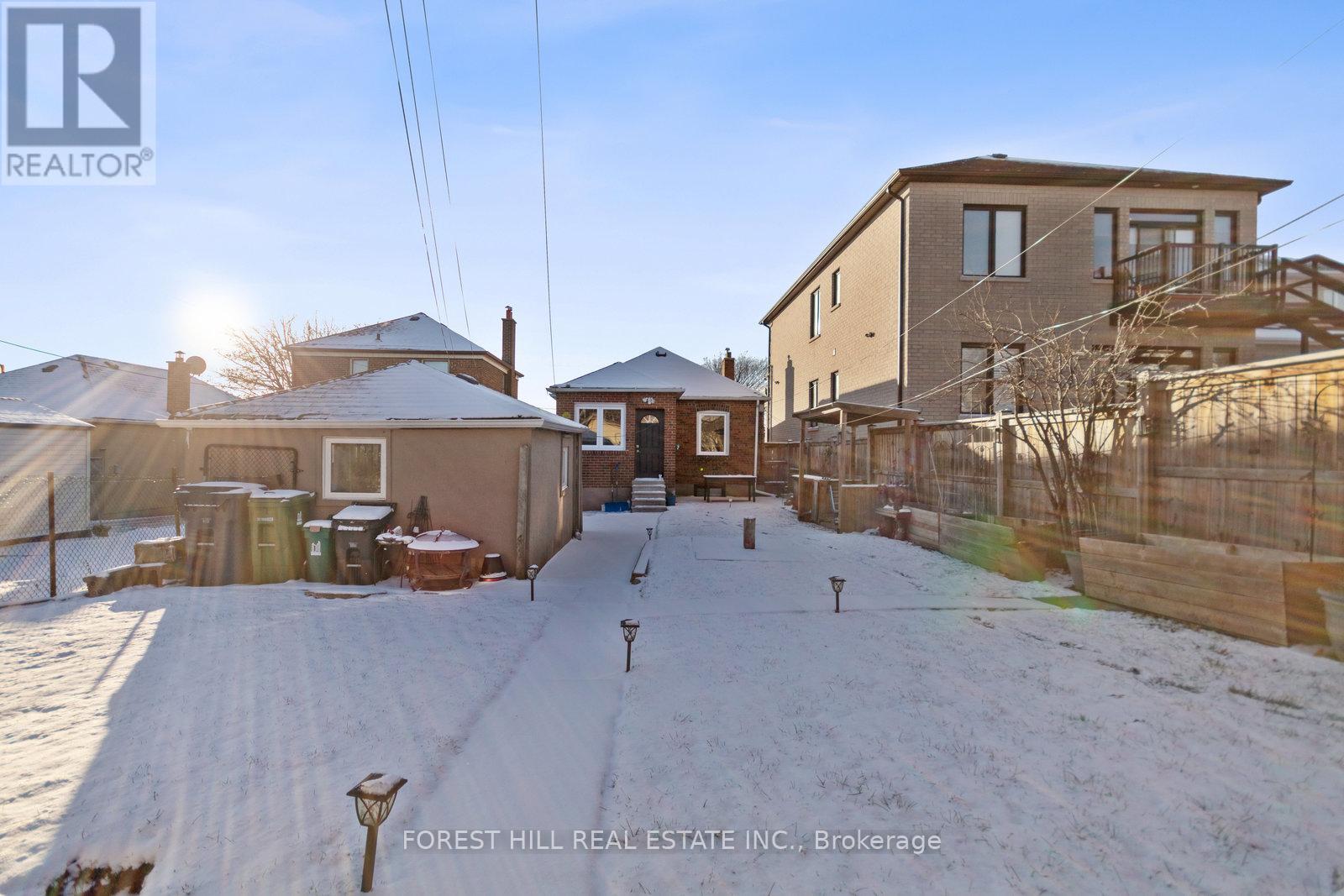 Main - 55 Hartley Avenue, Toronto (Briar Hill-Belgravia), Ontario  M6E 4E9 - Photo 27 - W11940056