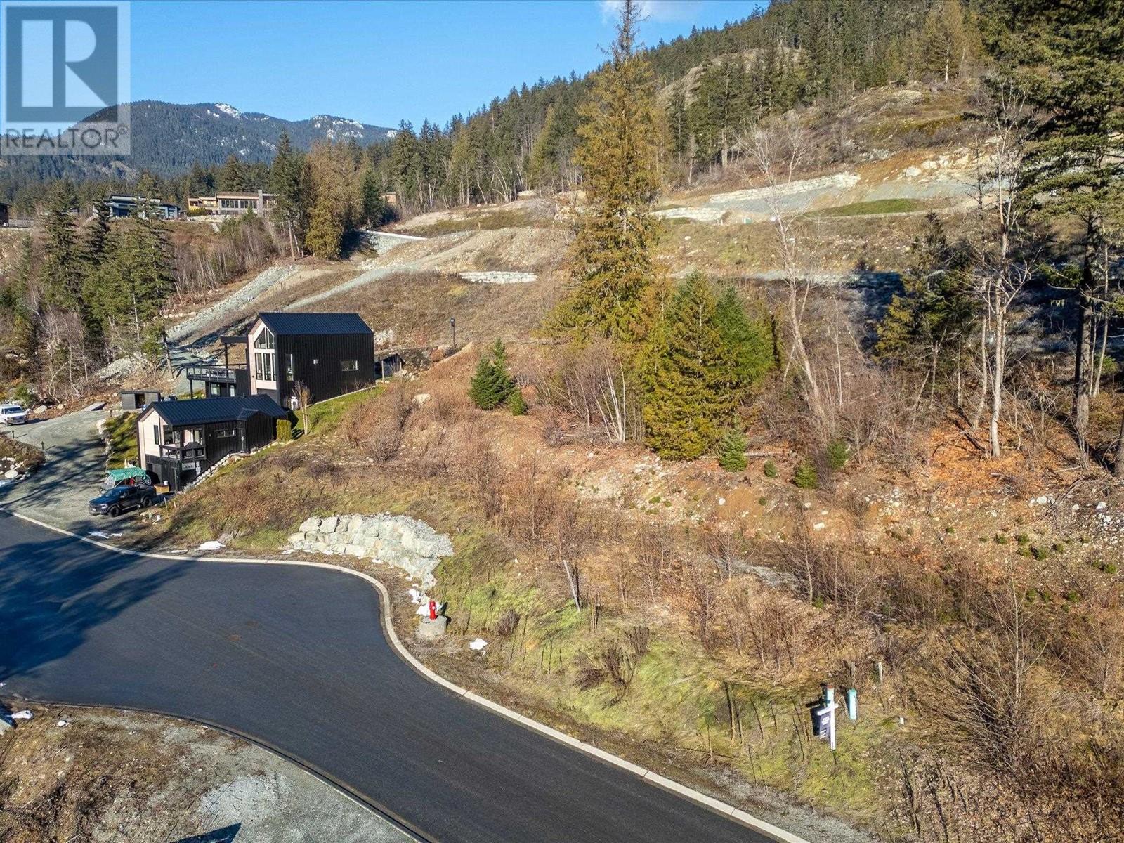 7672 Cerulean Drive, Pemberton, British Columbia  V0N 2L3 - Photo 2 - R2950591