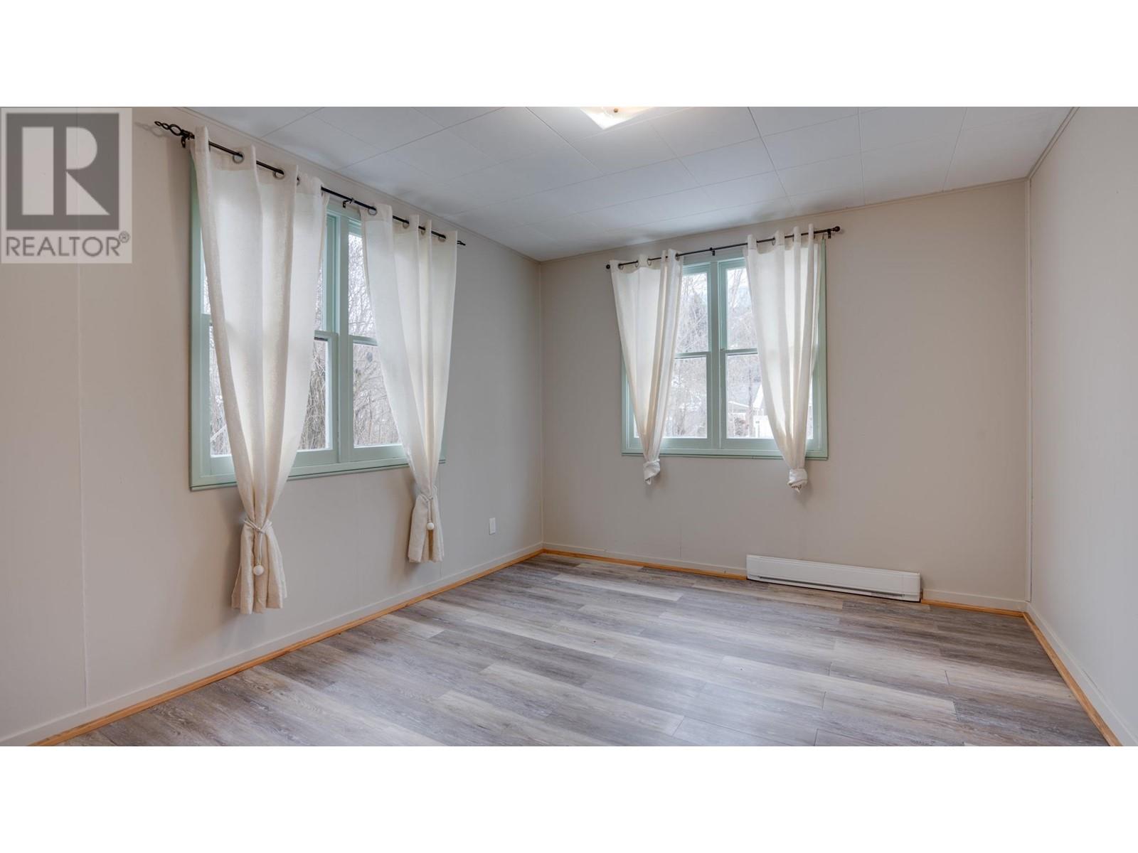 2280/2284 Shuswap Avenue, Lumby, British Columbia  V0E 2G0 - Photo 15 - 10333130