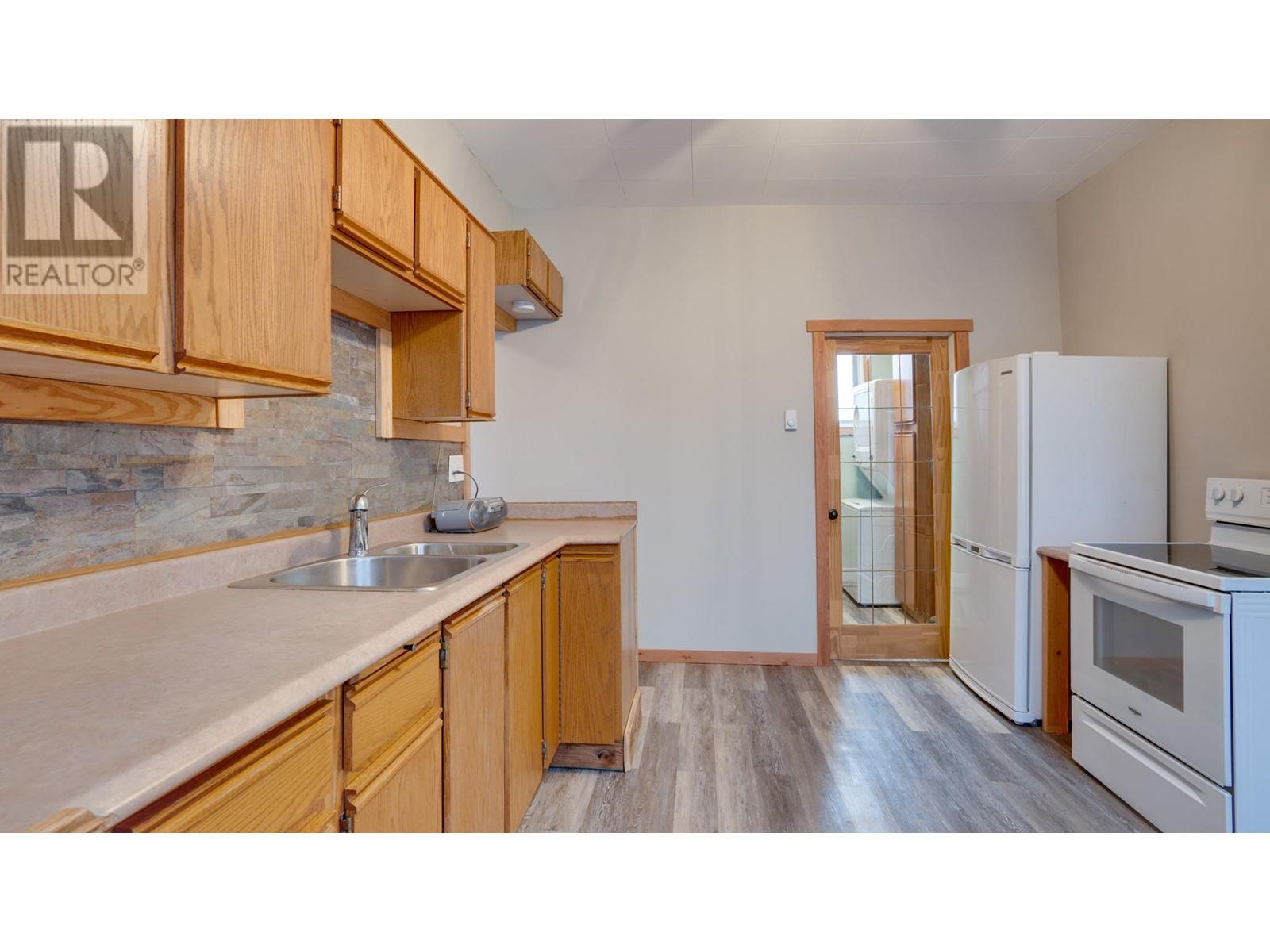 2280/2284 Shuswap Avenue, Lumby, British Columbia  V0E 2G0 - Photo 7 - 10333130