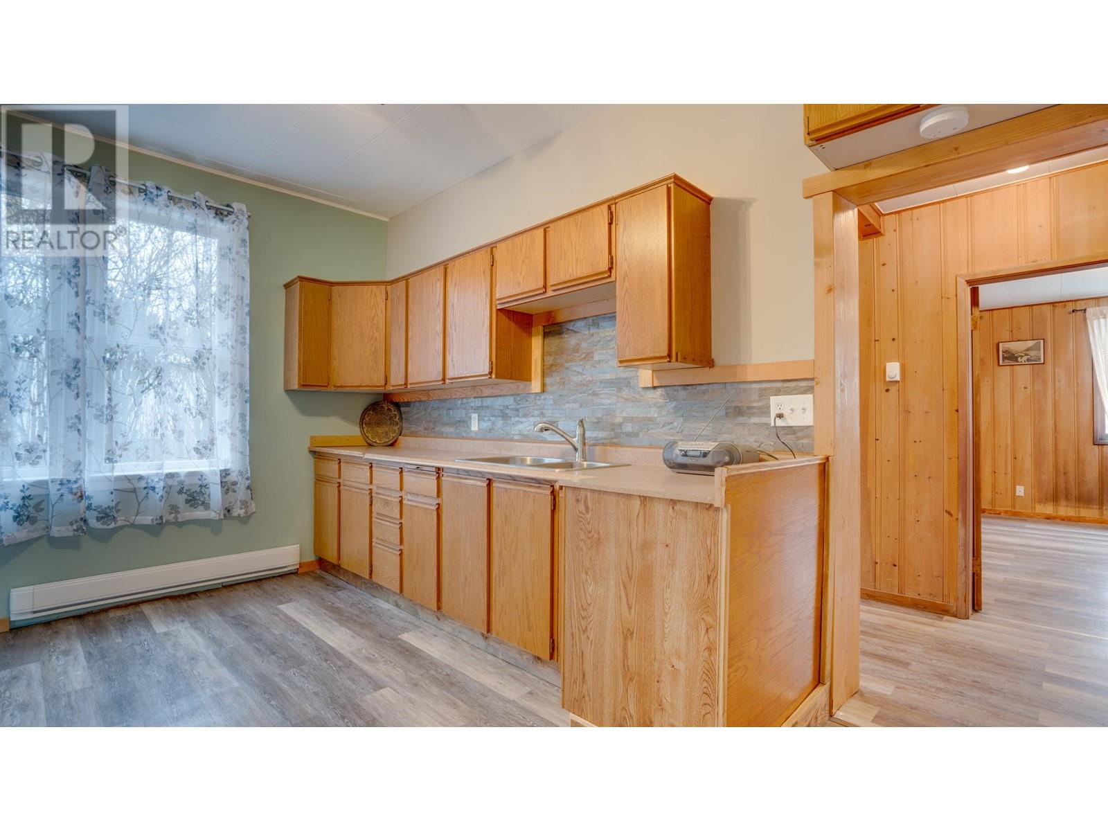 2280/2284 Shuswap Avenue, Lumby, British Columbia  V0E 2G0 - Photo 8 - 10333130