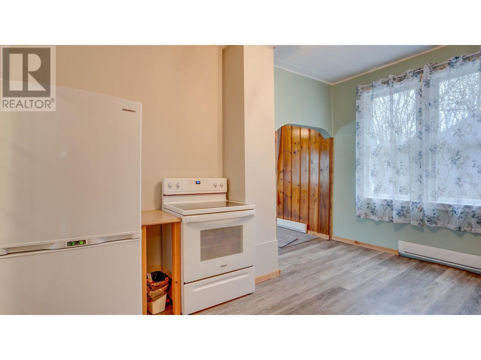2280/2284 Shuswap Avenue, Lumby, British Columbia  V0E 2G0 - Photo 9 - 10333130