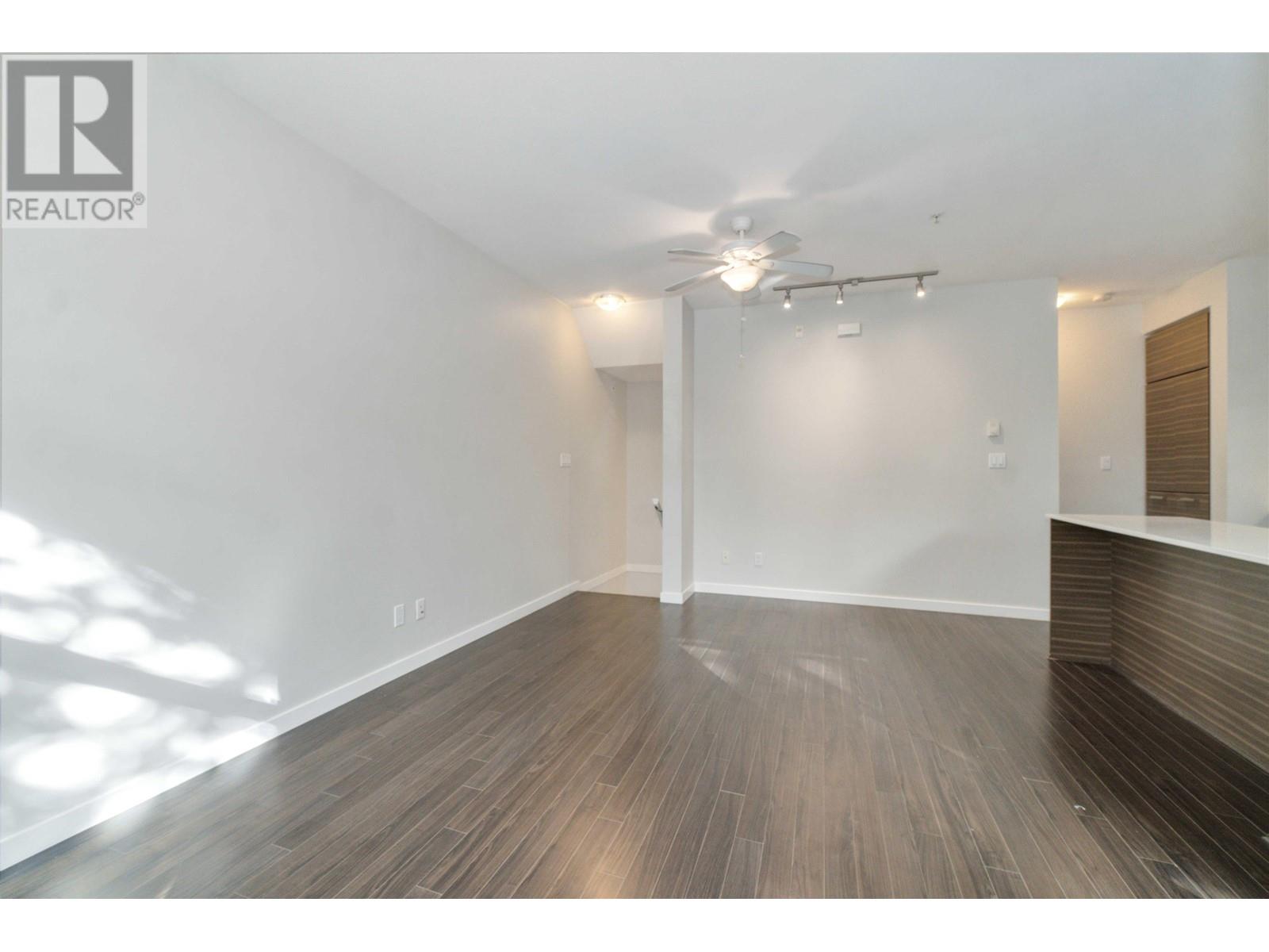 Listing Picture 17 of 35 : 41 6965 HASTINGS STREET, Burnaby / 本拿比 - 魯藝地產 Yvonne Lu Group - MLS Medallion Club Member