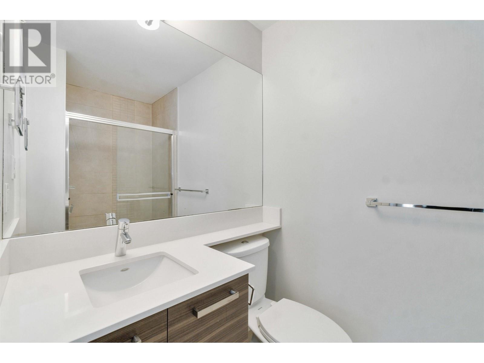 Listing Picture 31 of 35 : 41 6965 HASTINGS STREET, Burnaby / 本拿比 - 魯藝地產 Yvonne Lu Group - MLS Medallion Club Member