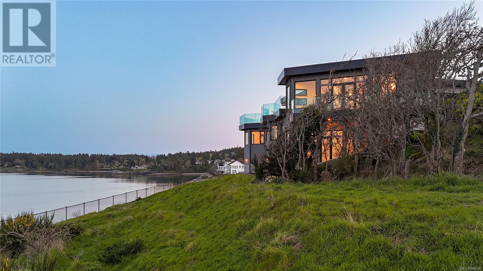 4351 Gordon Head Rd, saanich, British Columbia V8X5J2
