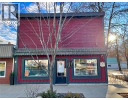 420 Broadway Street, nakusp, British Columbia