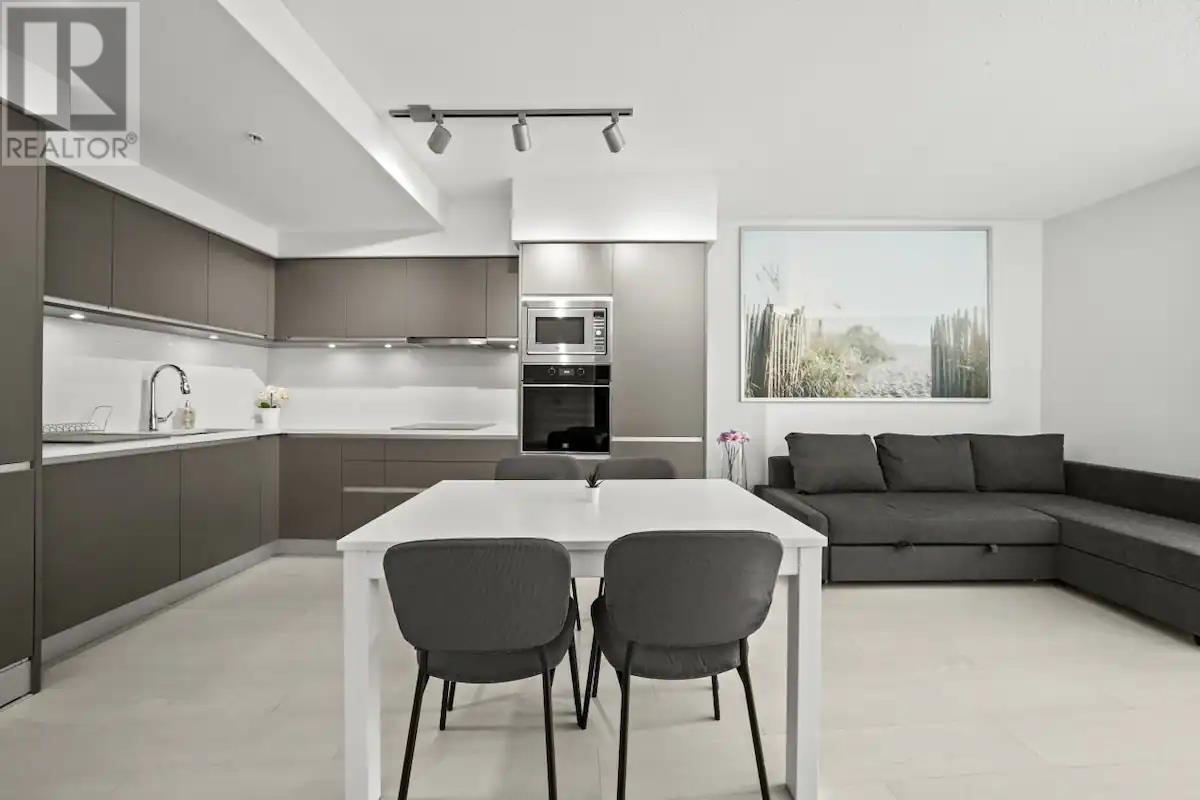 725 180 E 2ND AVENUE, Vancouver