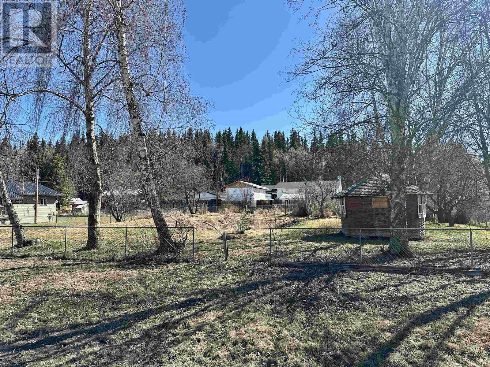 272 W 3rd Street, Vanderhoof, British Columbia V0J 3A0 - Photo 1 - R2956396