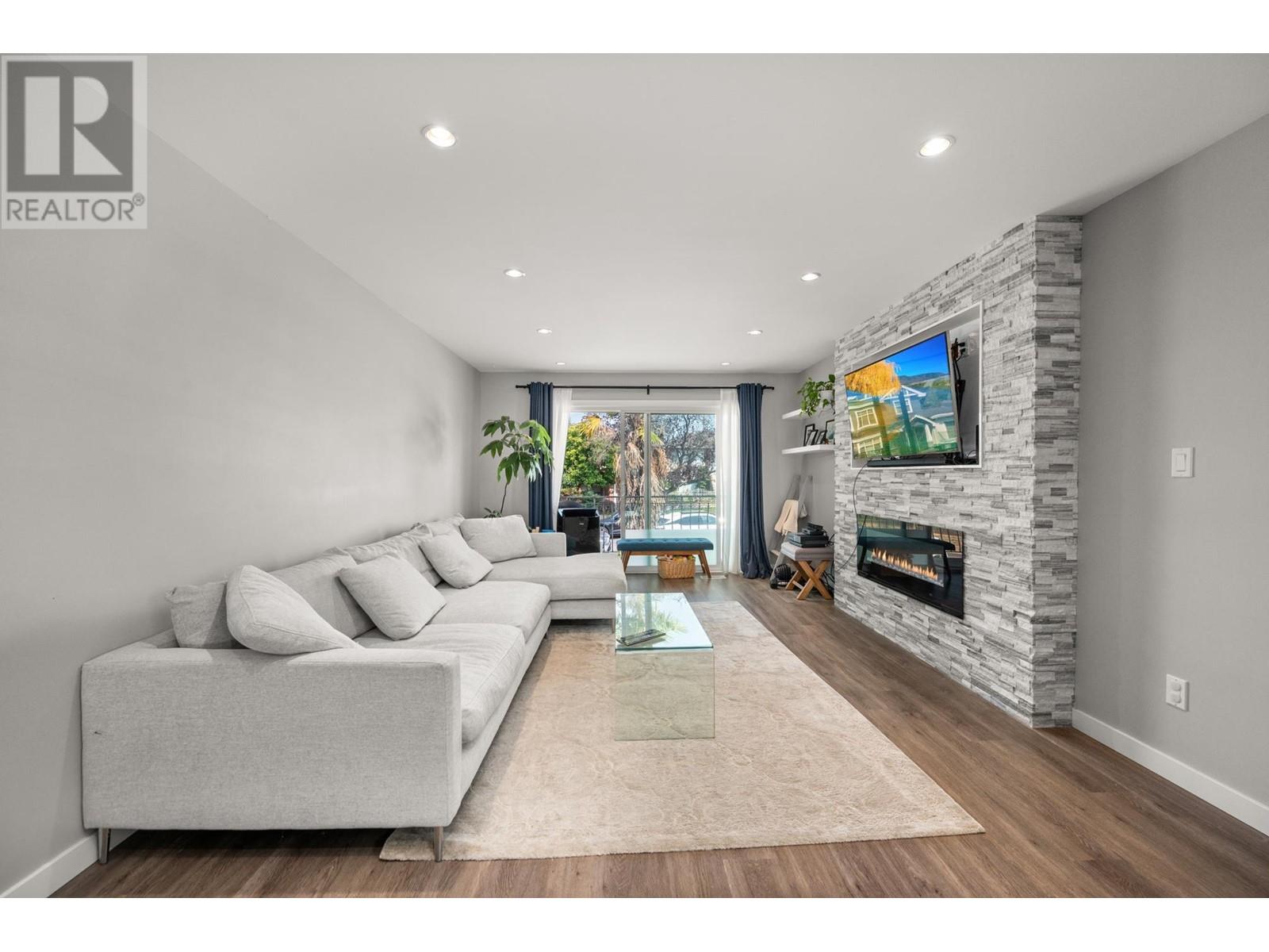 3160 E 6th Avenue, Vancouver, British Columbia  V5M 1S5 - Photo 3 - R2915873