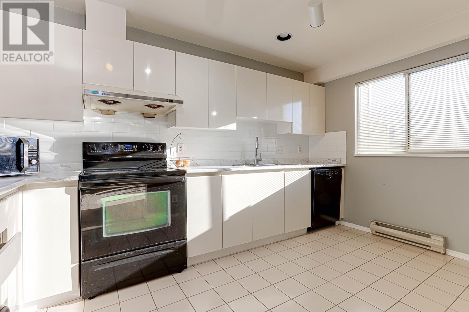 Listing Picture 10 of 33 : 23 2658 MORNINGSTAR CRESCENT, Vancouver / 溫哥華 - 魯藝地產 Yvonne Lu Group - MLS Medallion Club Member