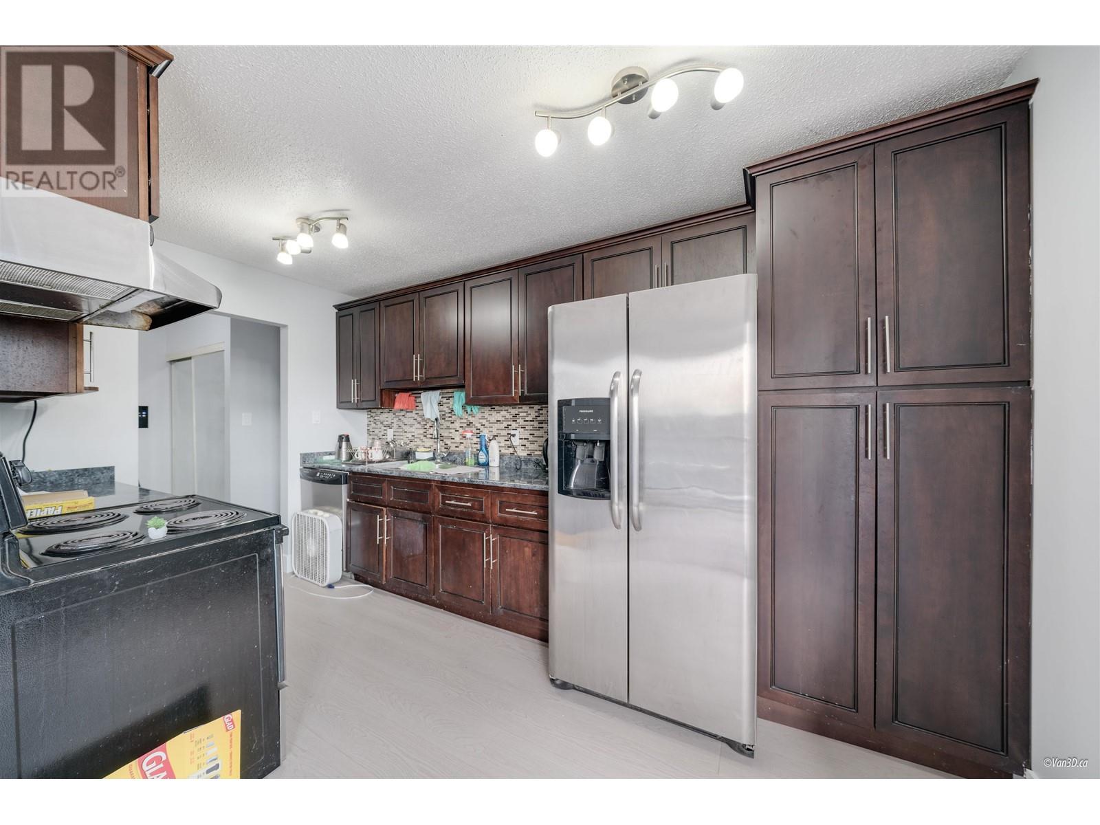 Listing Picture 19 of 26 : 326 8051 RYAN ROAD, Richmond / 烈治文 - 魯藝地產 Yvonne Lu Group - MLS Medallion Club Member