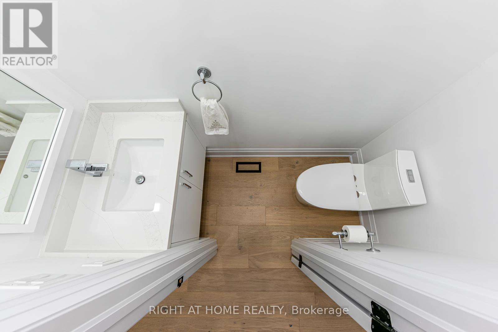 5 Enfield Avenue, Toronto, Ontario  M8W 1T6 - Photo 12 - W11940330