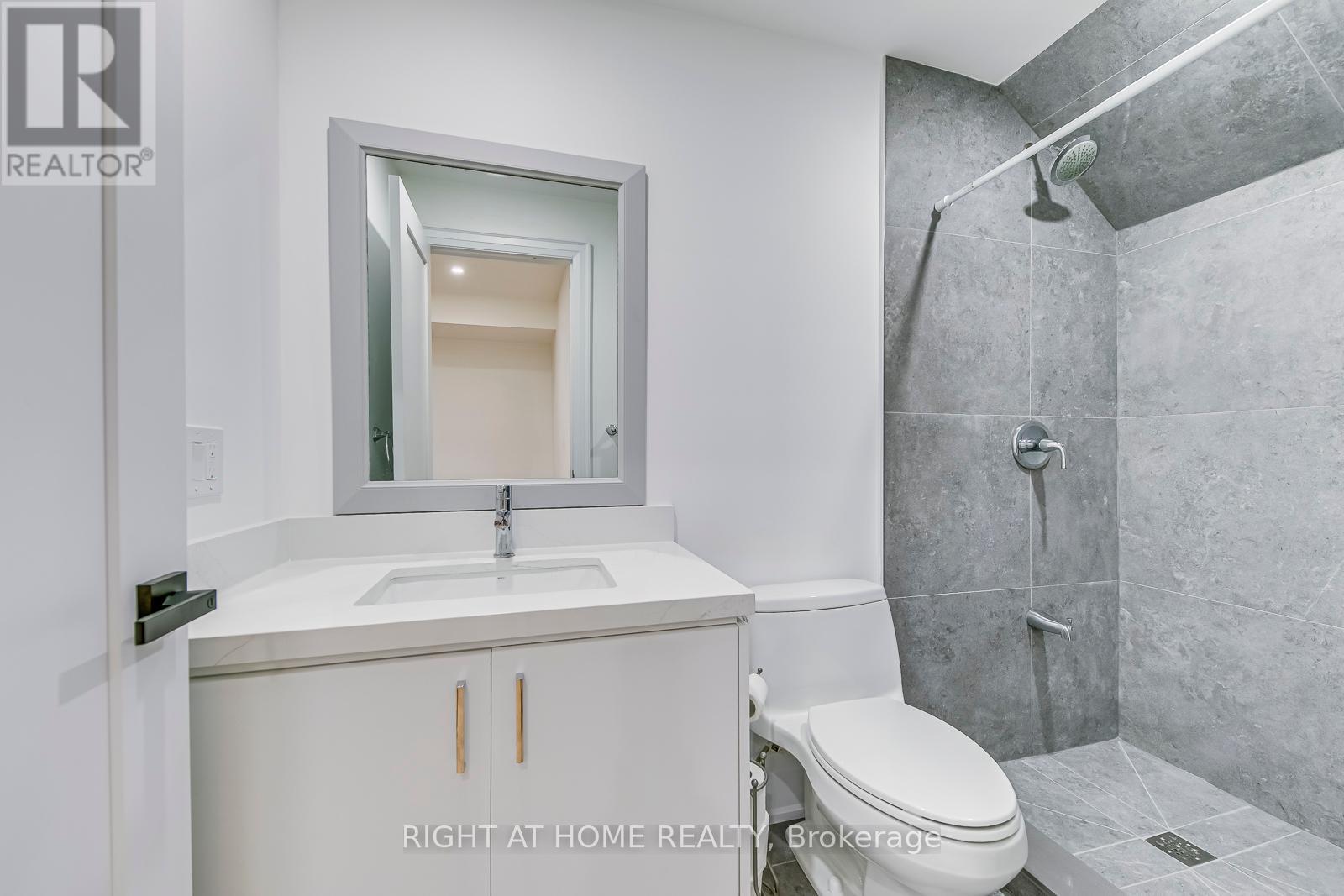 5 Enfield Avenue, Toronto, Ontario  M8W 1T6 - Photo 28 - W11940330