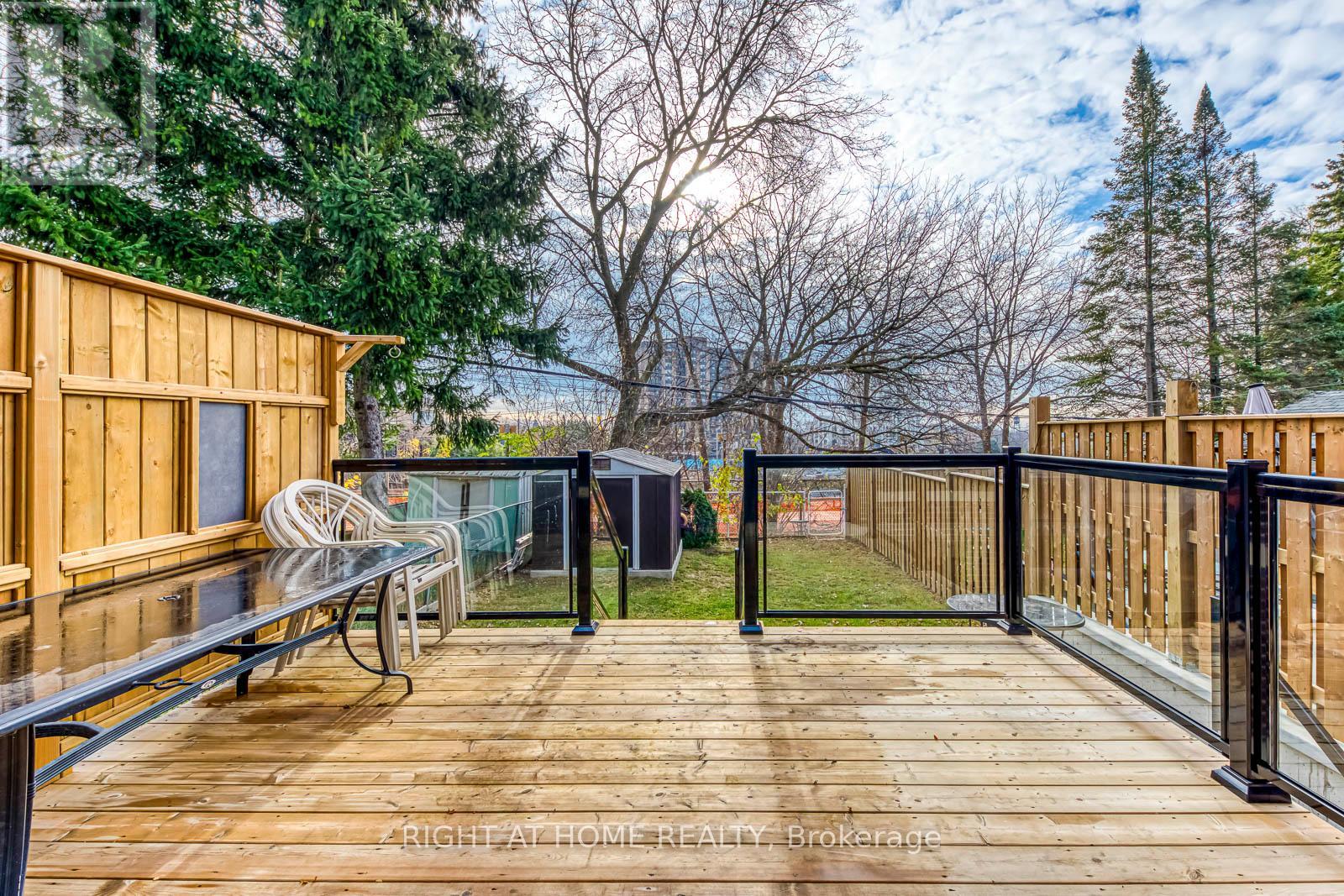 5 Enfield Avenue, Toronto, Ontario  M8W 1T6 - Photo 32 - W11940330
