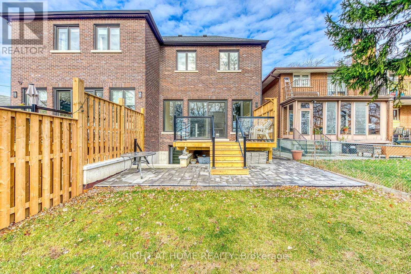 5 Enfield Avenue, Toronto, Ontario  M8W 1T6 - Photo 34 - W11940330