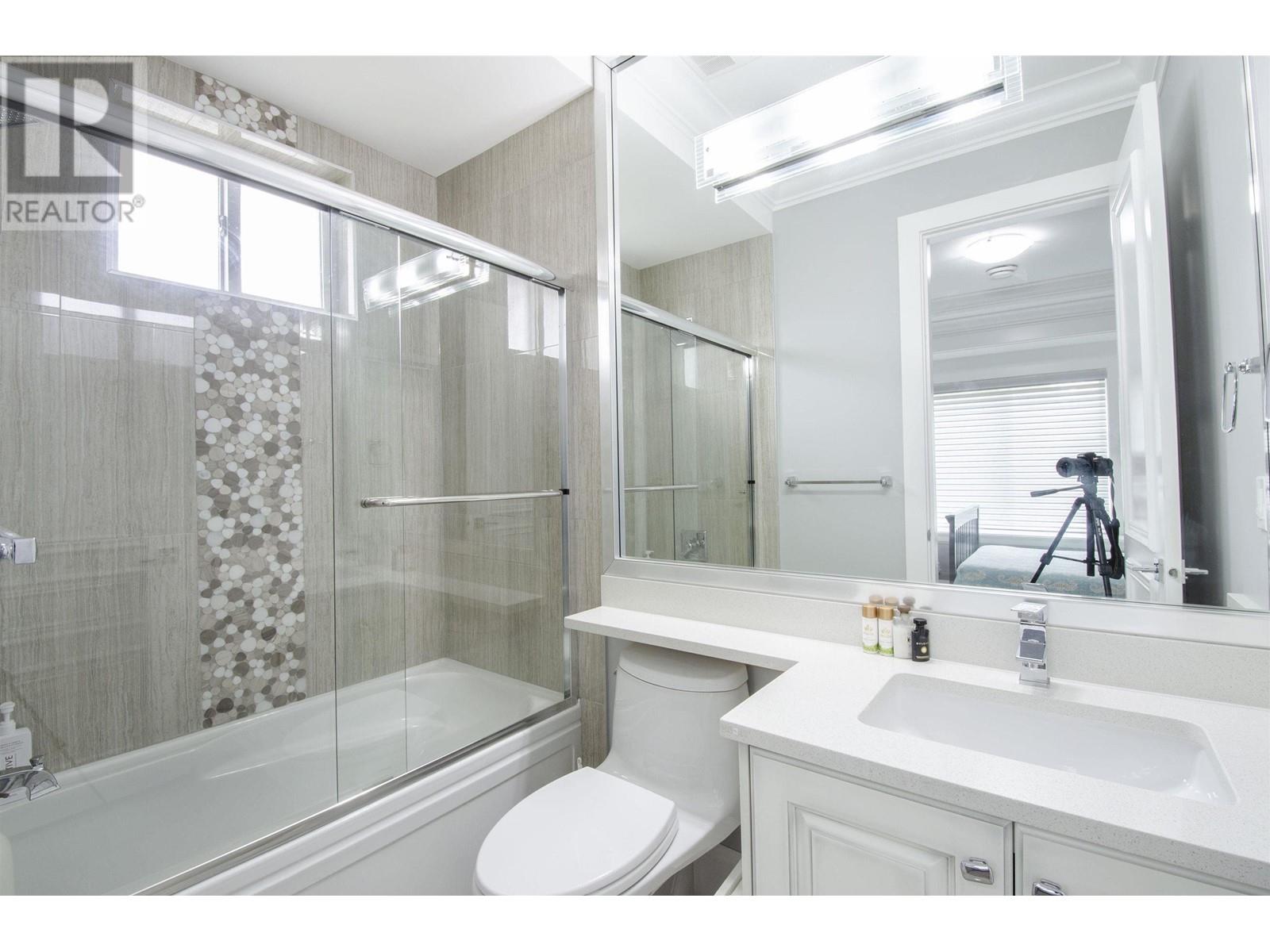 Listing Picture 22 of 37 : 3451 FRANCIS ROAD, Richmond / 烈治文 - 魯藝地產 Yvonne Lu Group - MLS Medallion Club Member