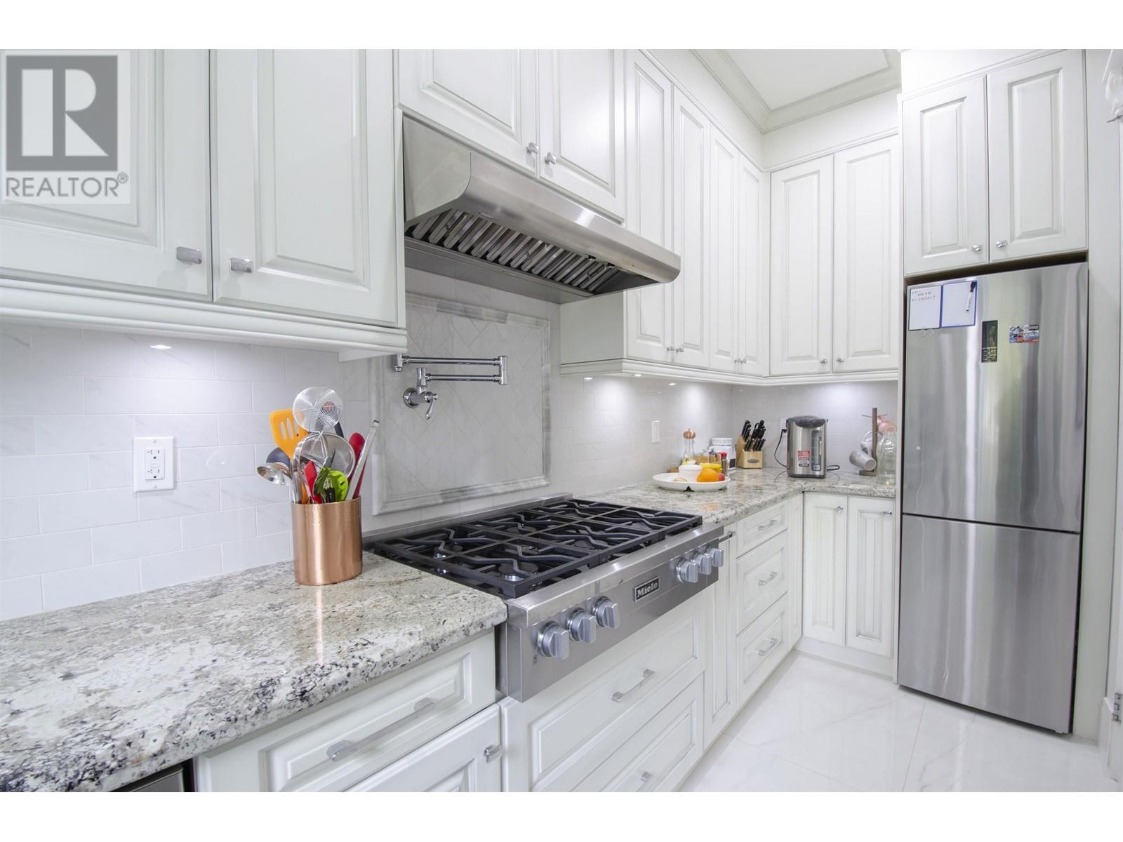 Listing Picture 18 of 37 : 3451 FRANCIS ROAD, Richmond / 烈治文 - 魯藝地產 Yvonne Lu Group - MLS Medallion Club Member