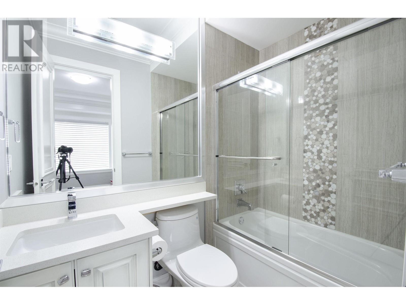 Listing Picture 23 of 37 : 3451 FRANCIS ROAD, Richmond / 烈治文 - 魯藝地產 Yvonne Lu Group - MLS Medallion Club Member