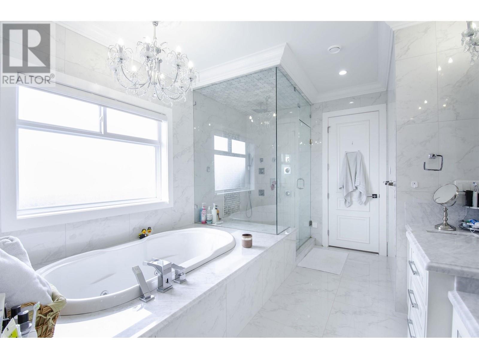 Listing Picture 31 of 37 : 3451 FRANCIS ROAD, Richmond / 烈治文 - 魯藝地產 Yvonne Lu Group - MLS Medallion Club Member