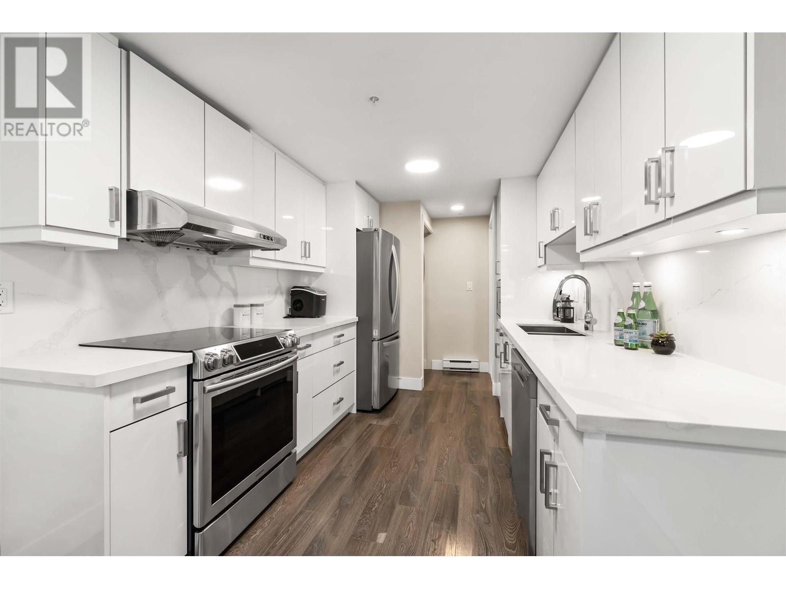 5633 Senlac Street, Vancouver, British Columbia  V5R 6G8 - Photo 2 - R2958633