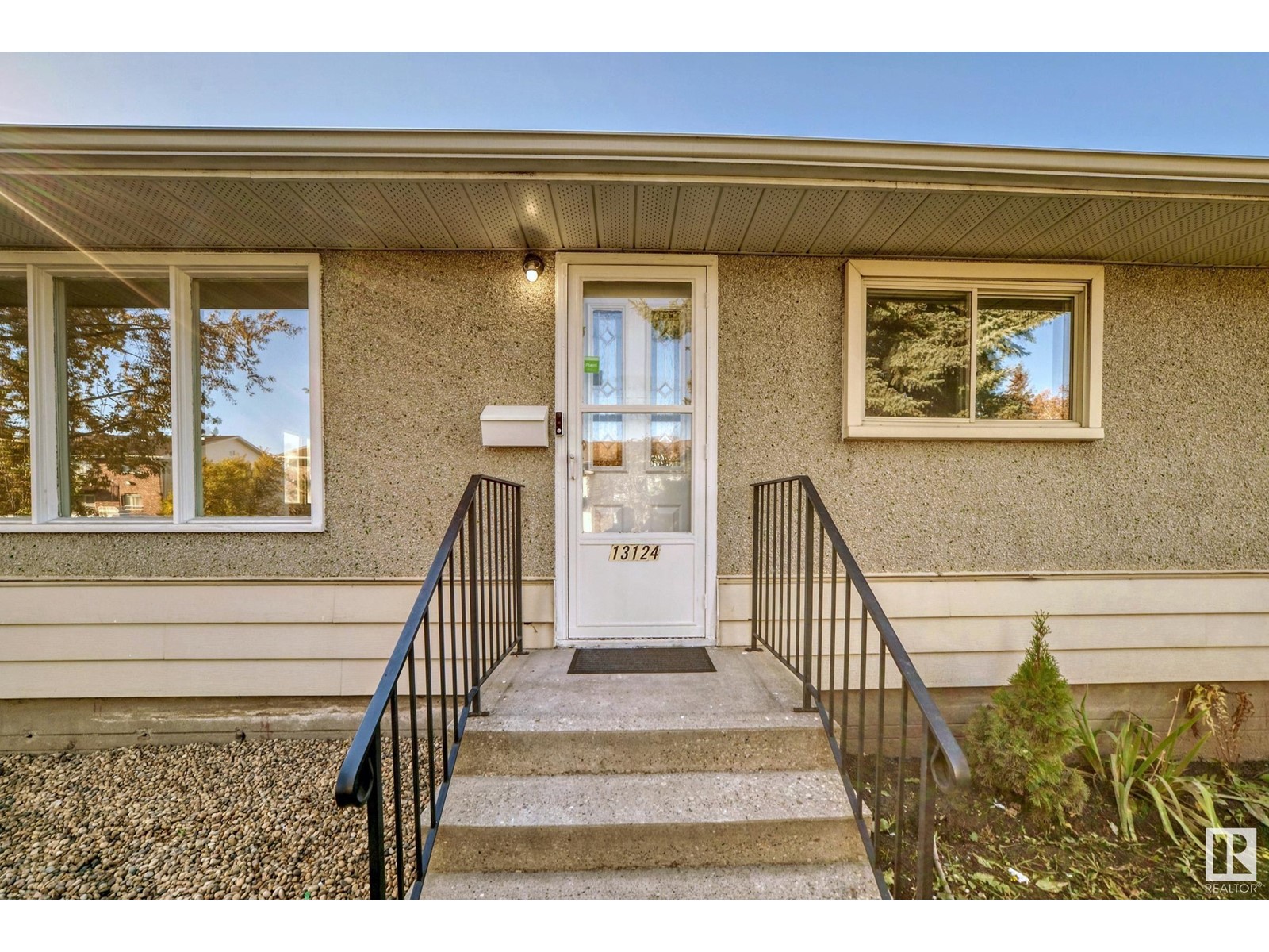 Property at 13124 83 ST NW image 5