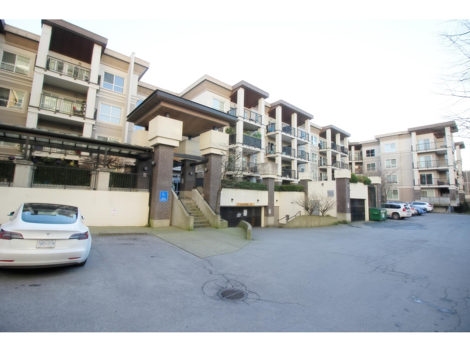 Property at 309 9655 KING GEORGE BOULEVARD image 2