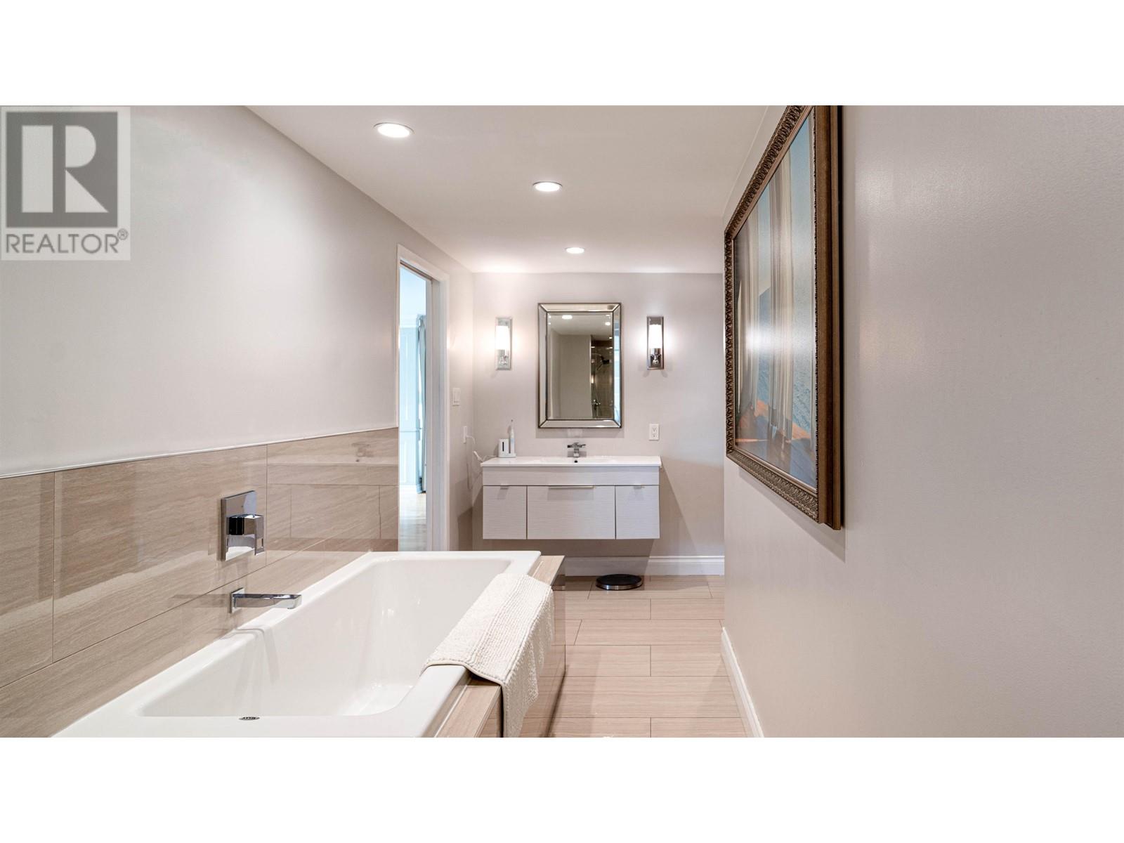 Listing Picture 23 of 37 : 1003 717 JERVIS STREET, Vancouver / 溫哥華 - 魯藝地產 Yvonne Lu Group - MLS Medallion Club Member