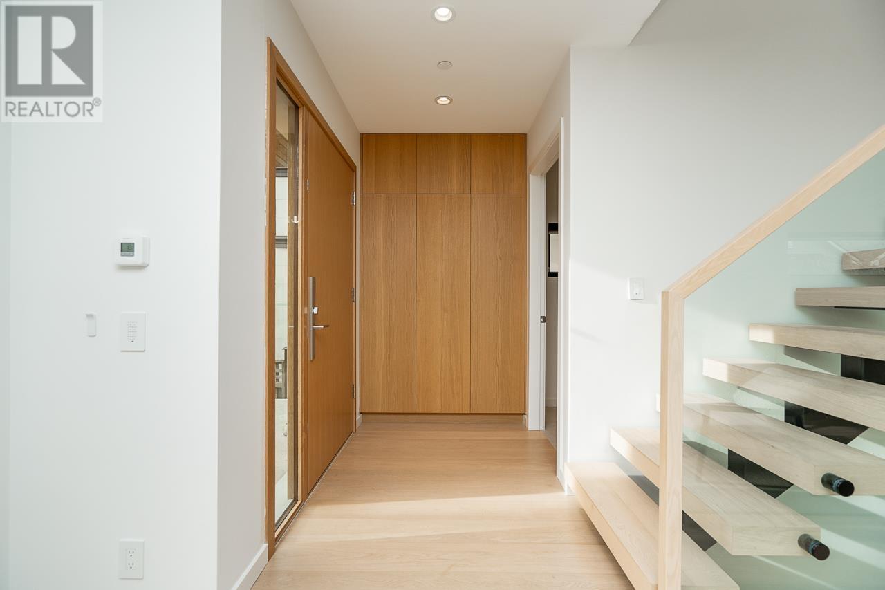 Listing Picture 14 of 40 : 365 E 24TH AVENUE, Vancouver / 溫哥華 - 魯藝地產 Yvonne Lu Group - MLS Medallion Club Member