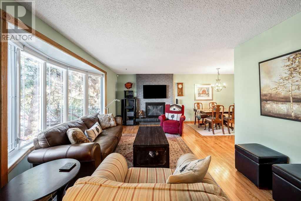 115 Cantree Place Sw, Calgary, Alberta  T2W 2K2 - Photo 4 - A2189939