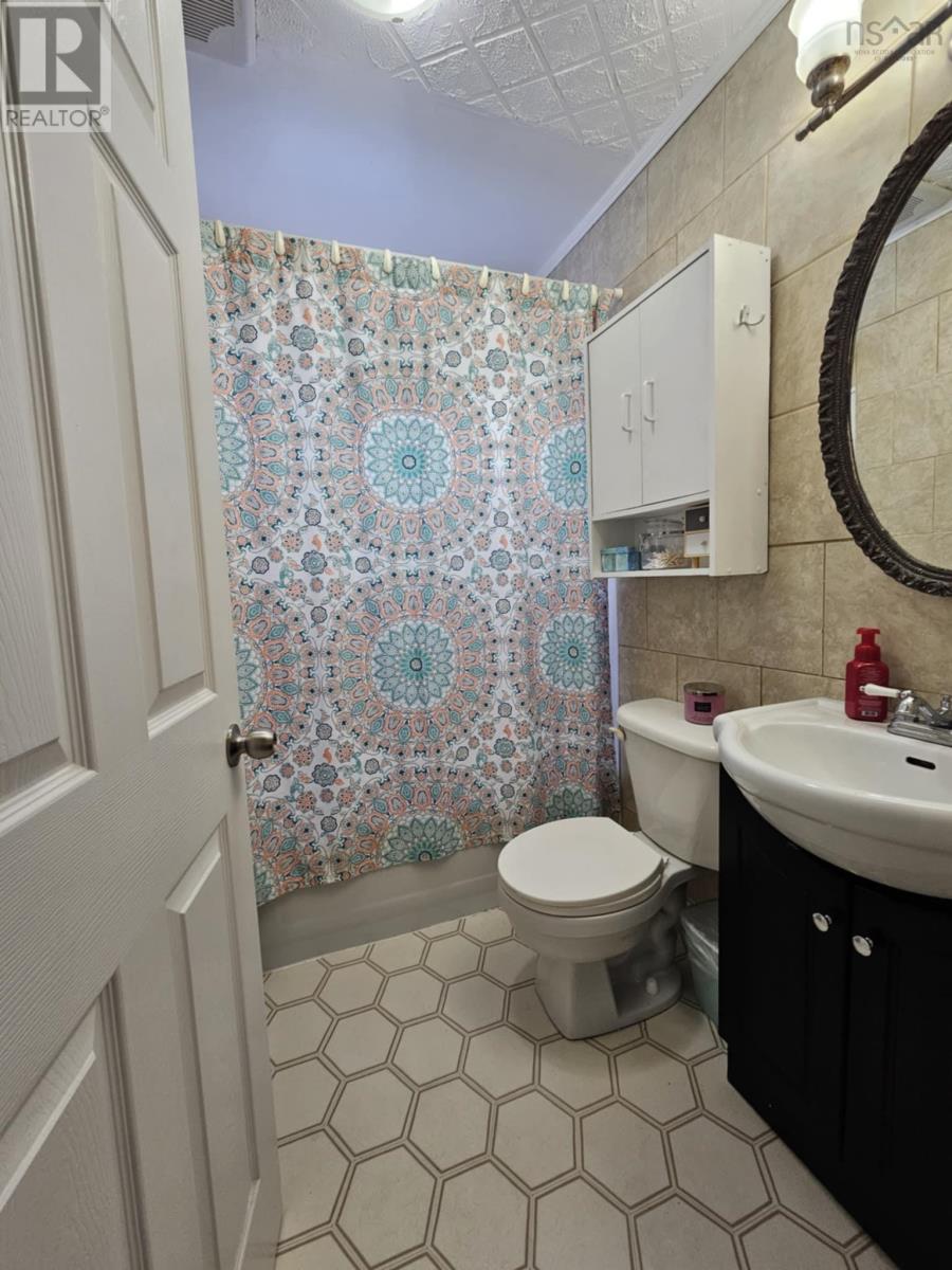 39 Halliday Street, Westmount, Nova Scotia  B1R 2A8 - Photo 13 - 202501603