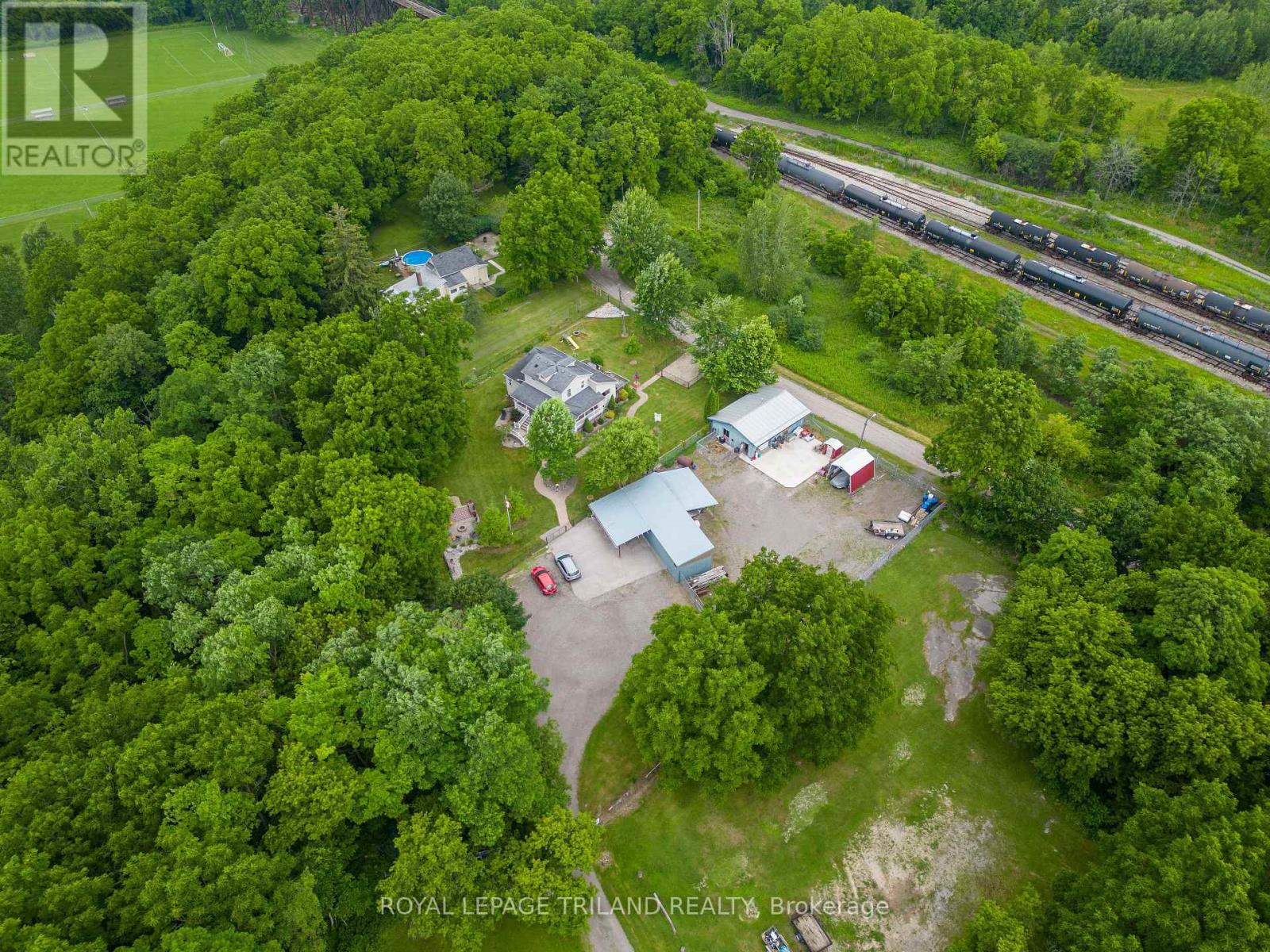 18 Omemee Street N