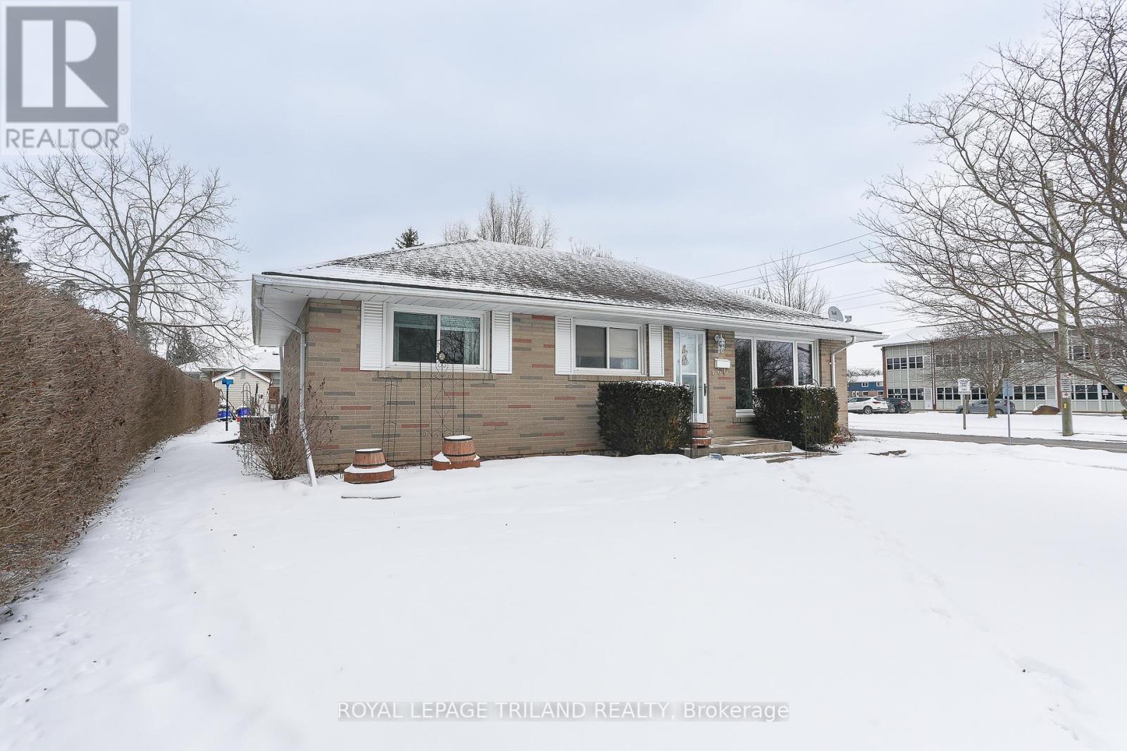 96 Mandeville Road