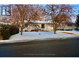 183 CECIL STREET E, Pembroke, Ontario