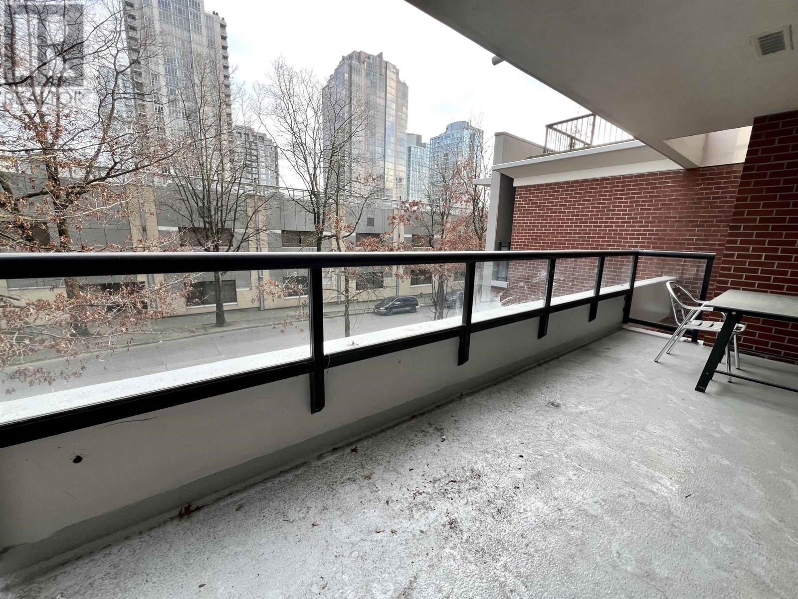 301 909 Mainland Street, Vancouver, British Columbia  V6B 1S3 - Photo 2 - R2958834