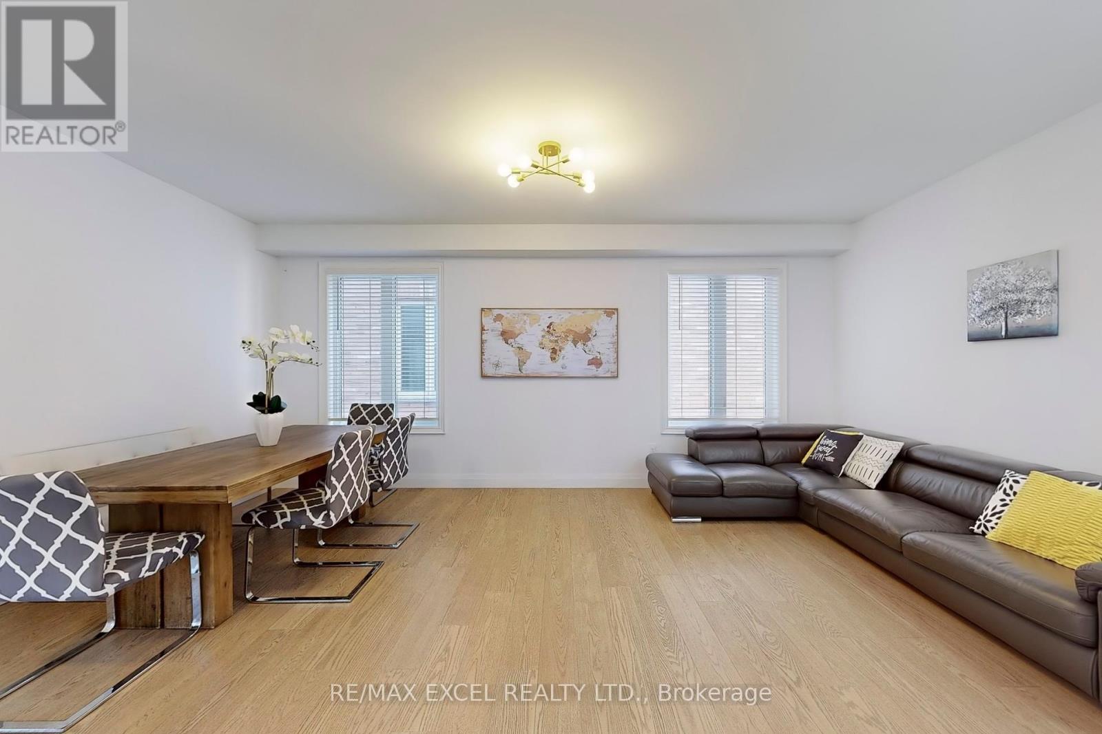 Property at 12 JERICHO AVENUE image 5