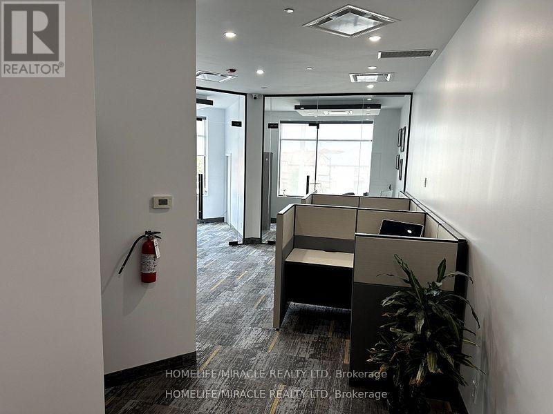 213 - 3465 Platinum Drive, Mississauga, Ontario  L5M 2S1 - Photo 3 - W11940653