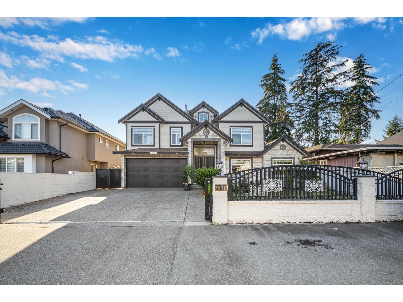 Property at 7819 127 STREET image 2