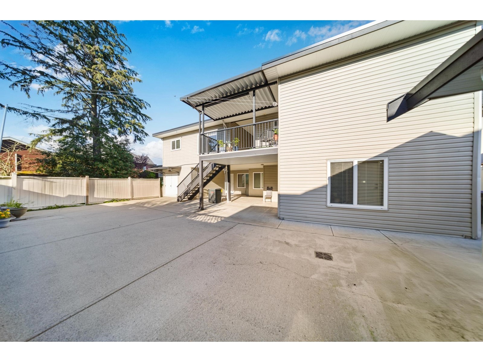Property at 7819 127 STREET image 5
