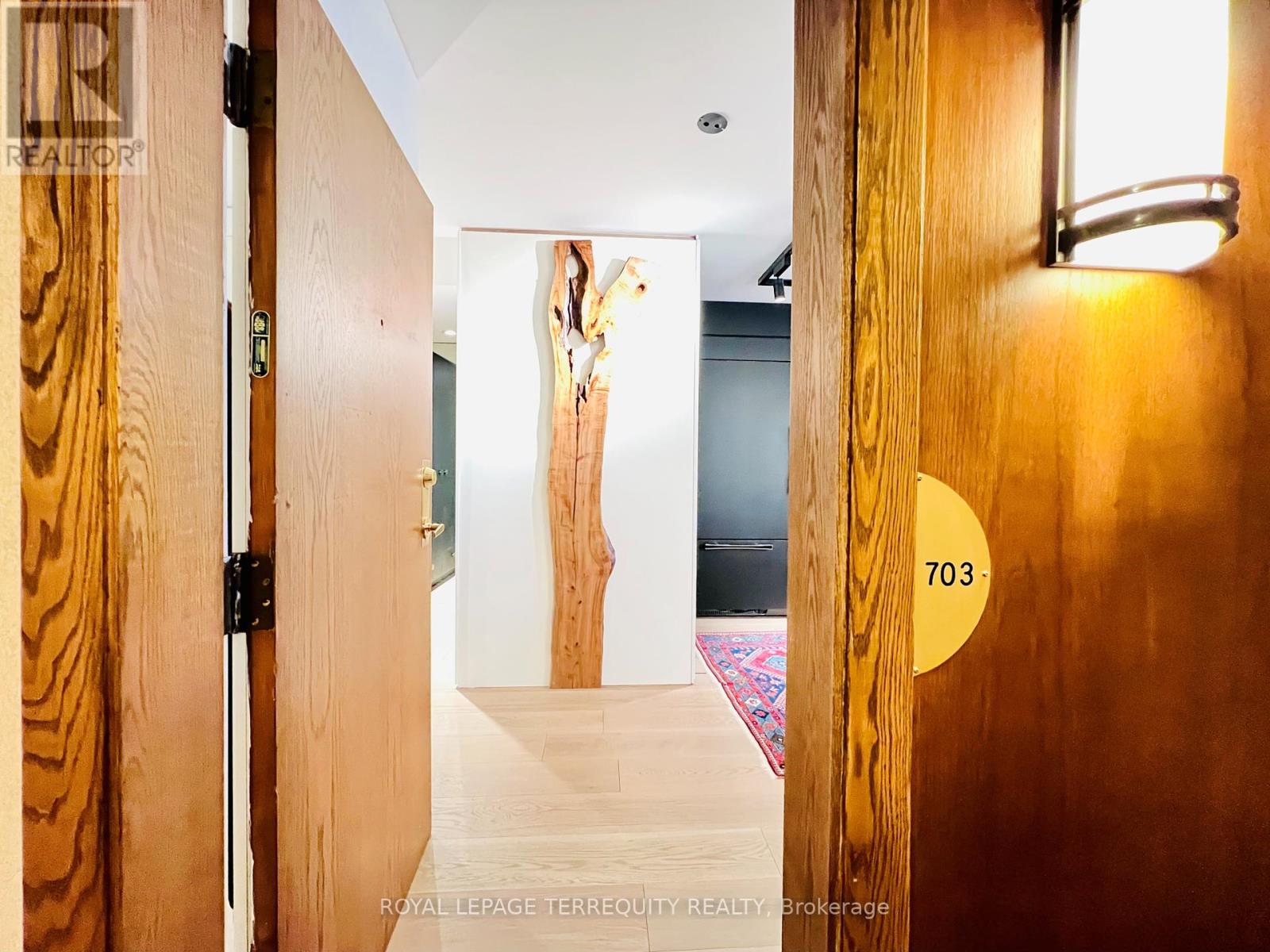 Property at 703 - 1 CONCORDE PLACE image 2