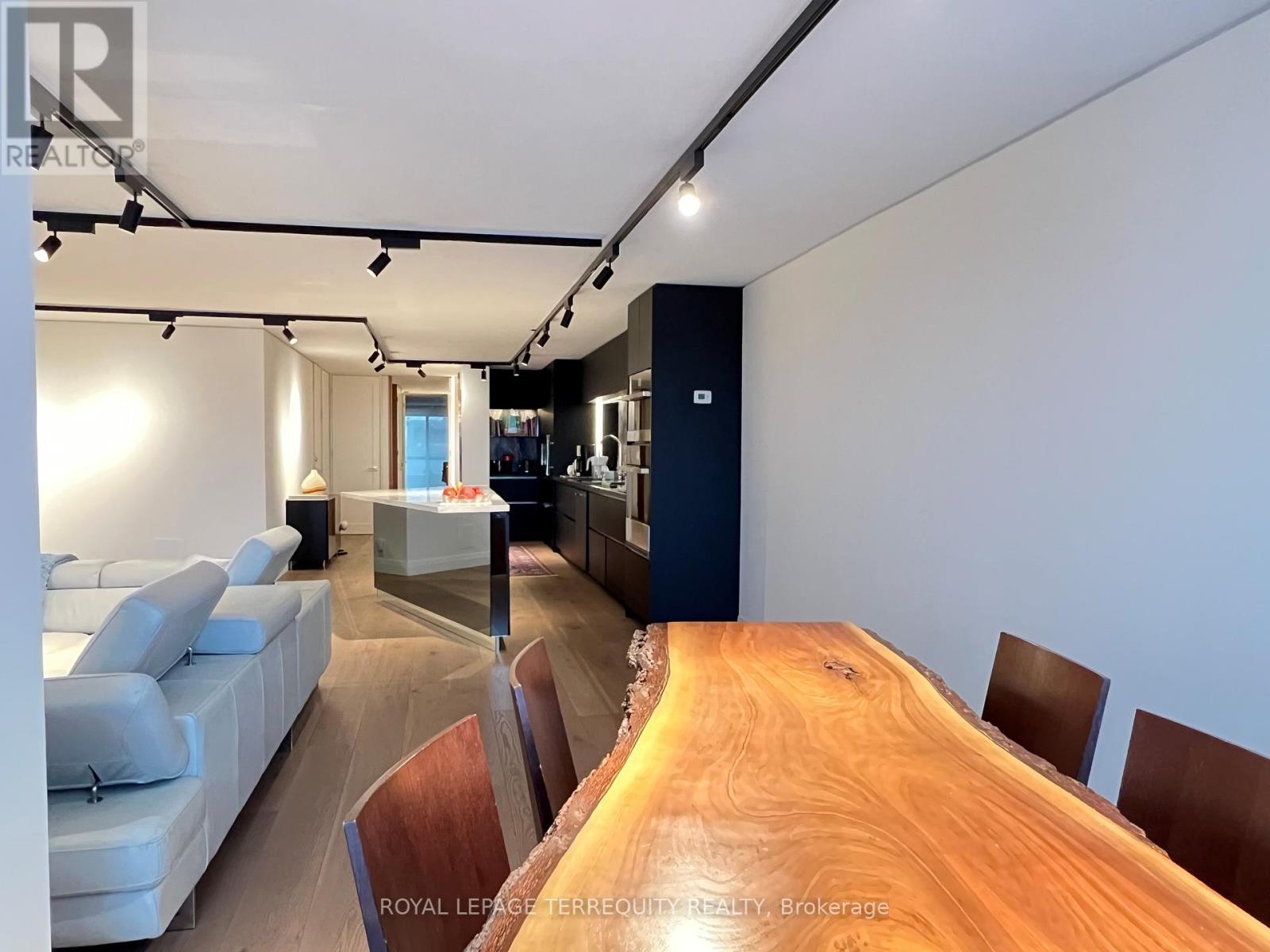 Property at 703 - 1 CONCORDE PLACE image 5