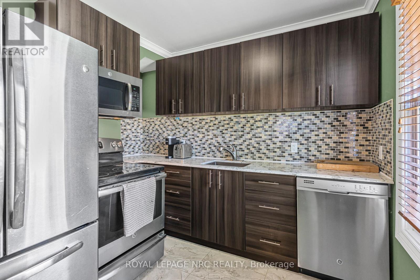 Property at 19 CAMPBELL AVENUE image 2