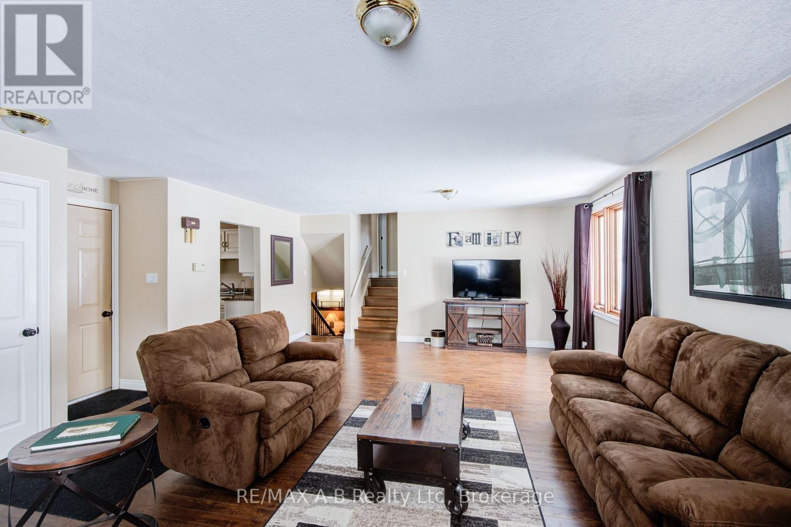 163 Janelle Drive, East Zorra-Tavistock, Ontario  N0B 2R0 - Photo 4 - X11940730