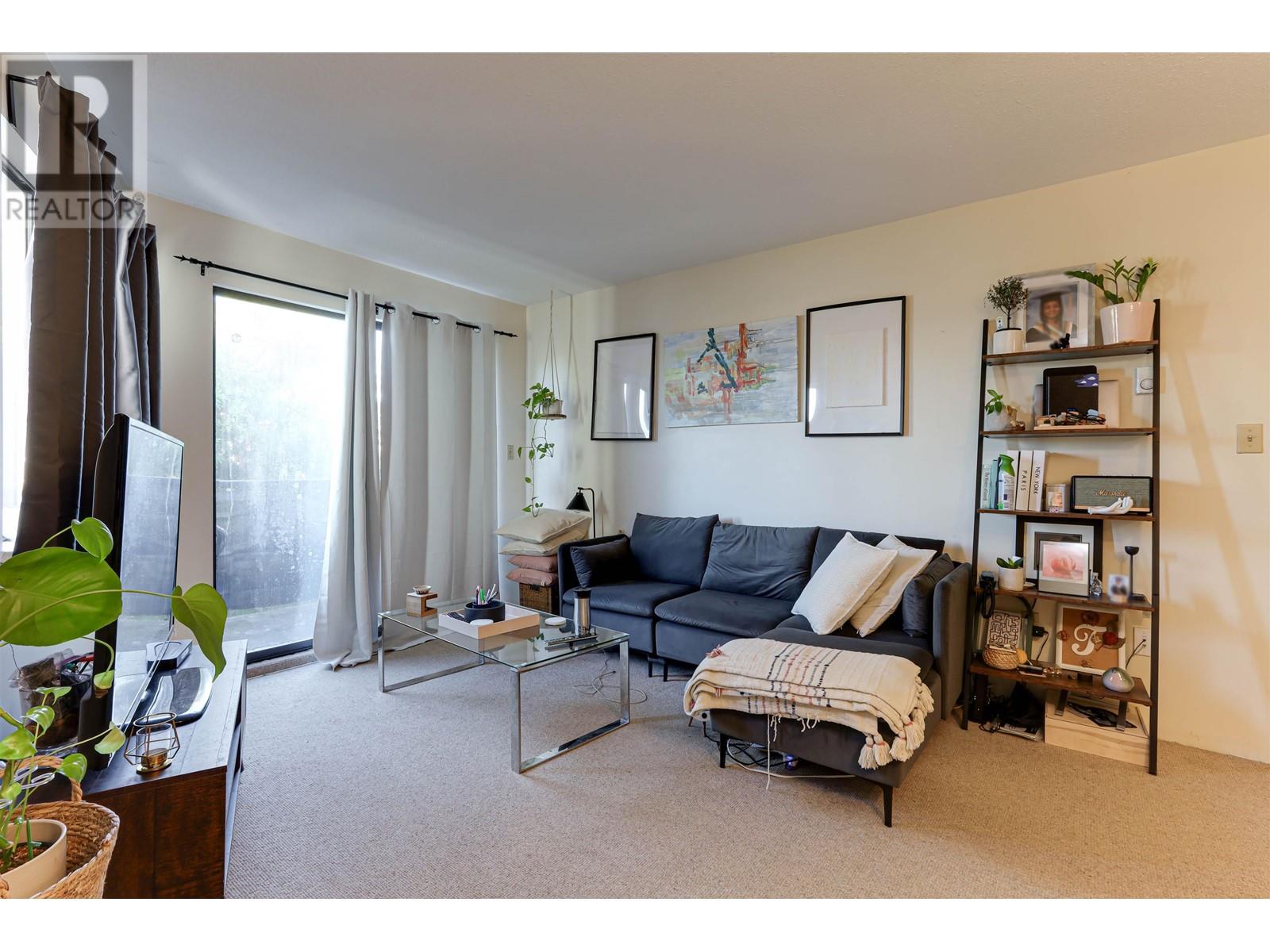 Listing Picture 5 of 31 : 1603 E BROADWAY, Vancouver / 溫哥華 - 魯藝地產 Yvonne Lu Group - MLS Medallion Club Member