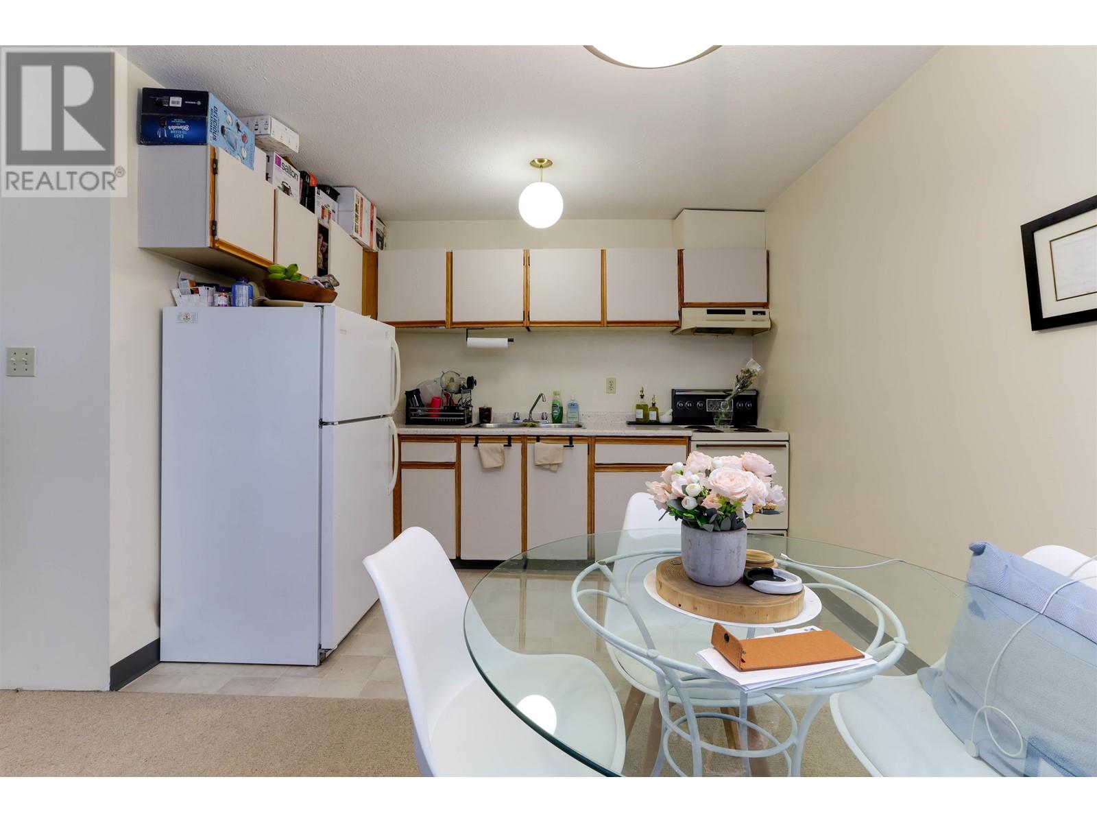 Listing Picture 7 of 31 : 1603 E BROADWAY, Vancouver / 溫哥華 - 魯藝地產 Yvonne Lu Group - MLS Medallion Club Member