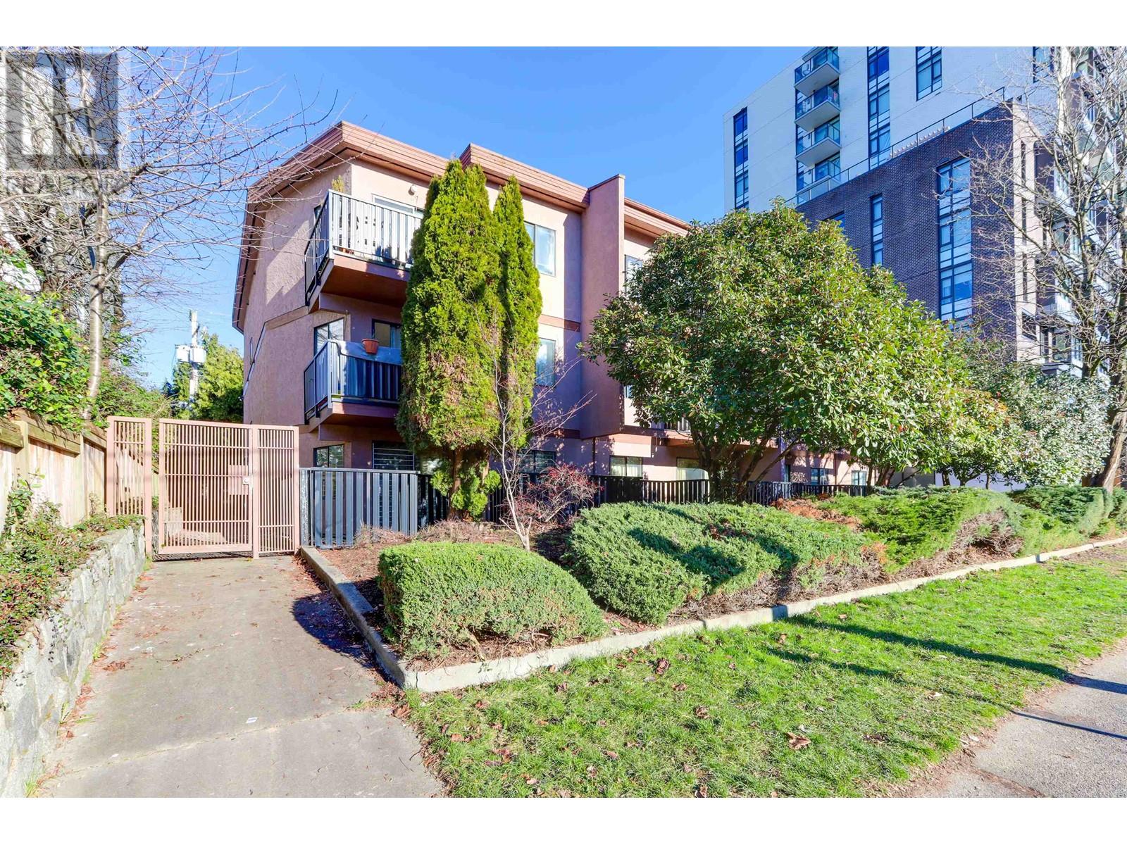 1603 E Broadway, Vancouver, British Columbia  V5N 1V9 - Photo 3 - C8065785