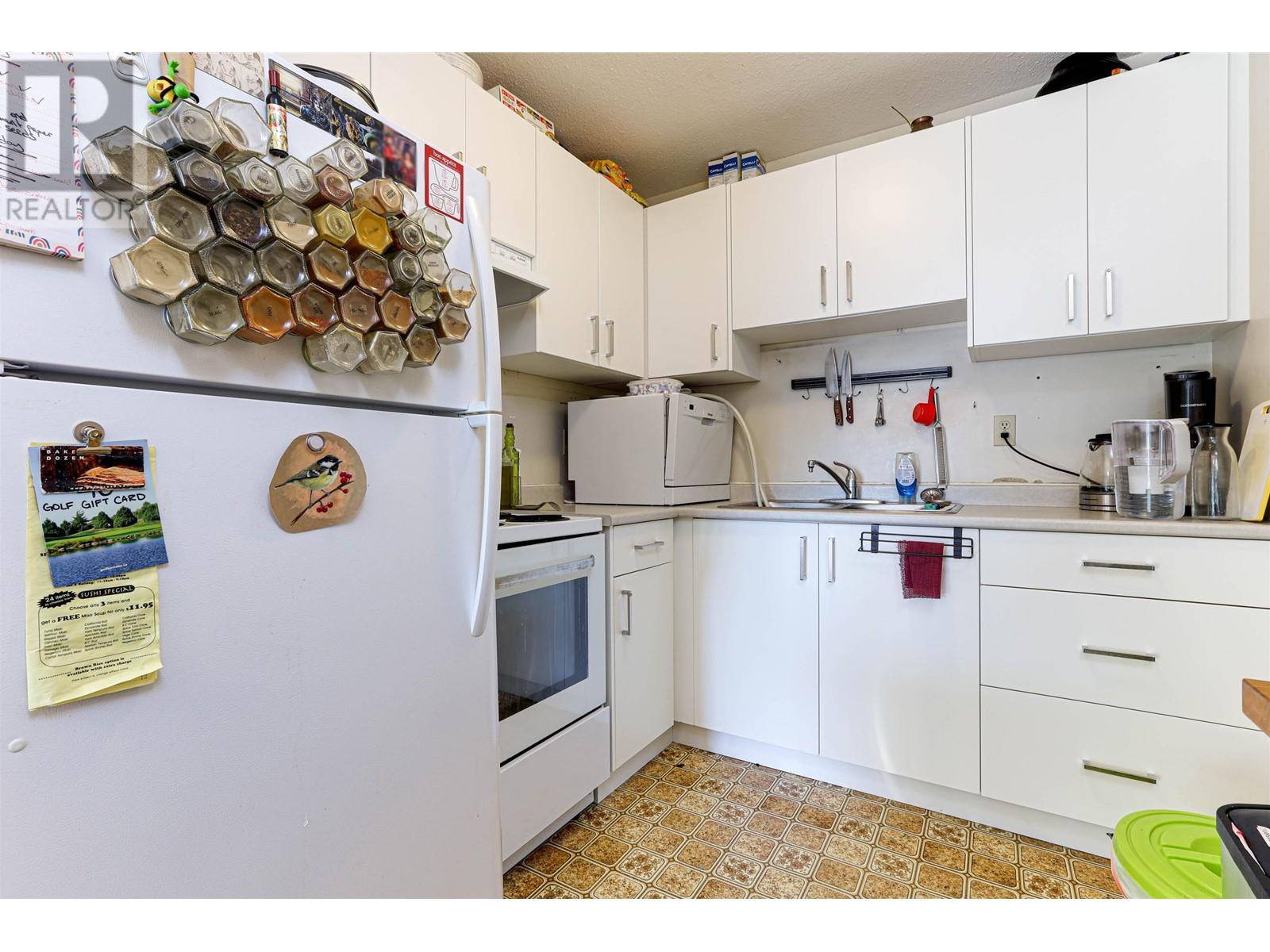 1603 E Broadway, Vancouver, British Columbia  V5N 1V9 - Photo 17 - C8065785