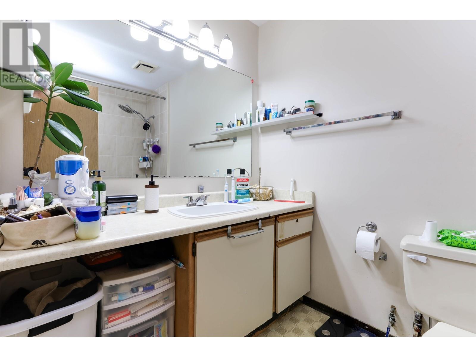 1603 E Broadway, Vancouver, British Columbia  V5N 1V9 - Photo 12 - C8065785